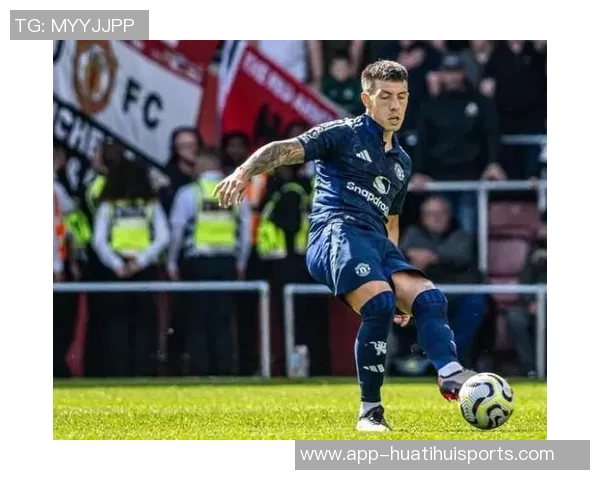 利桑德罗随队恢复有球训练预计10月底前重返赛场