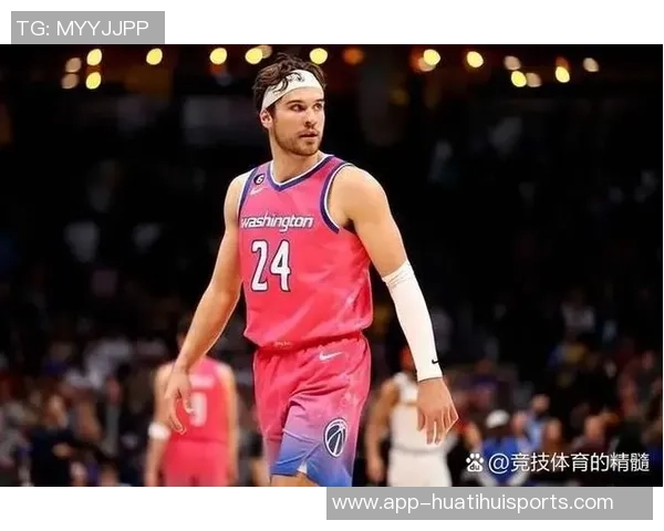 普理查德表现稳定17投7中三分8投3中贡献19分外加4篮板3助攻1抢断